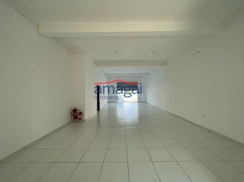 commercial_building em Nicola Capucci, Cidade Jardim - Jacareí - SP