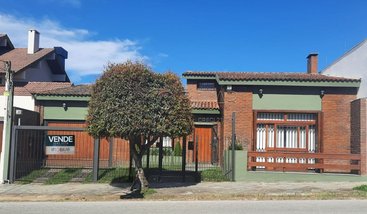 house em Avenida Marechal Floriano, Centro - Bagé - RS
