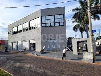 business em Rua dos Tucanos, Jardim das Palmeiras - Uberlândia - MG