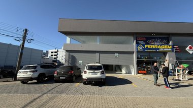 business em Avenida do Nazário, Olaria - Canoas - RS