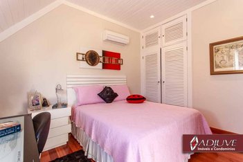 house em Estrada União e Indústria, Itaipava - Petrópolis - RJ