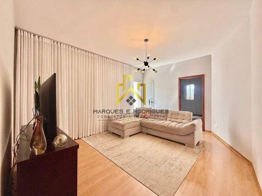 Casa com 4 quartos — Itapoã, Belo Horizonte