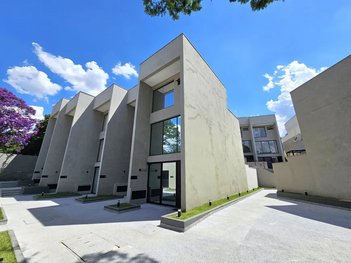house em Avenida São Camilo, Chácara São João - Carapicuíba - SP