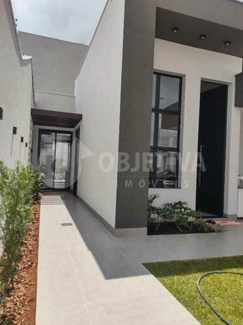 house em Rua Antônio Kehdi Sobrinho, Novo Mundo - Uberlândia - MG