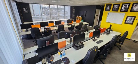 business em Rua Orestes Guimarães, América - Joinville - SC