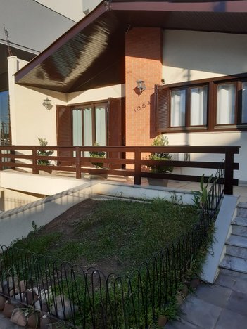 house em Rua Governador Roberto Silveira, Santa Catarina - Caxias do Sul - RS