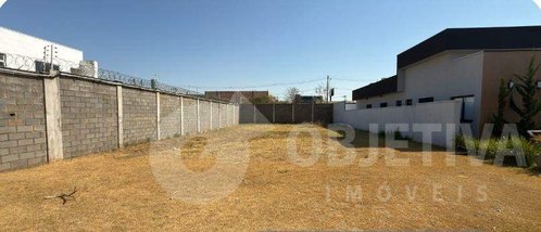 land_lot em Avenida Victor Alves Pereira, Novo Mundo - Uberlândia - MG