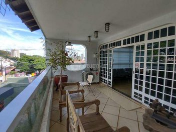 house em Avenida Nicomedes Alves dos Santos, Lídice - Uberlândia - MG