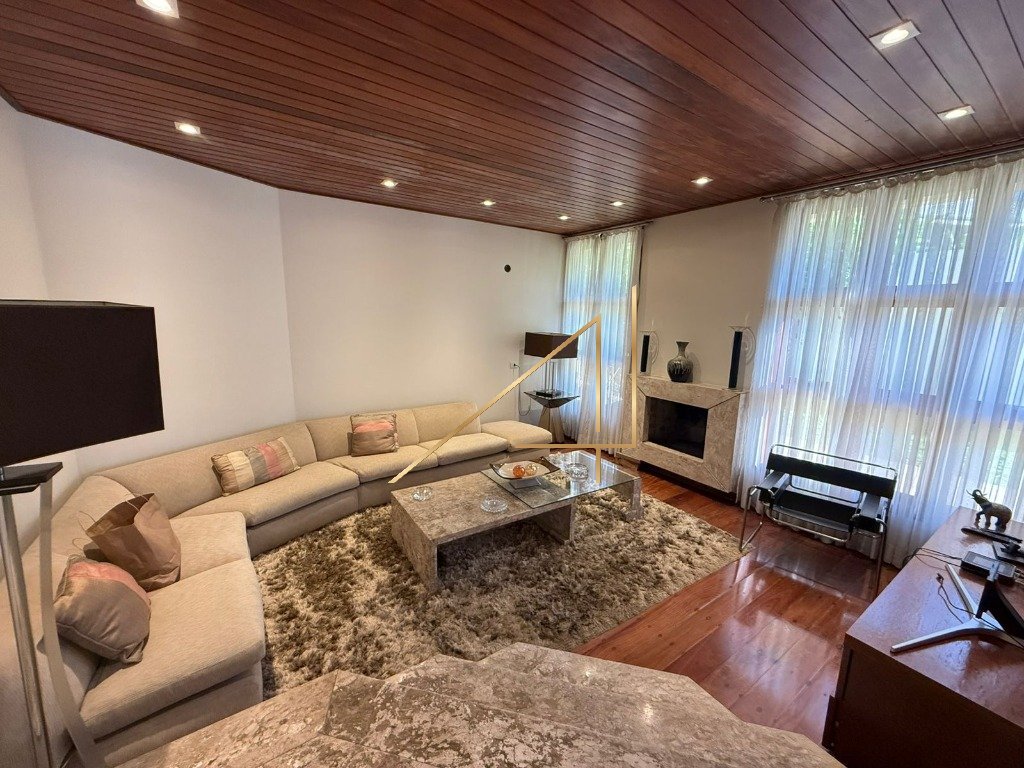 08eb1fe1-438f-4d57-b705-e6992d9f6128