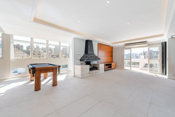 apartment em Avenida Coronel Lucas de Oliveira, Boa Vista - Porto Alegre - RS