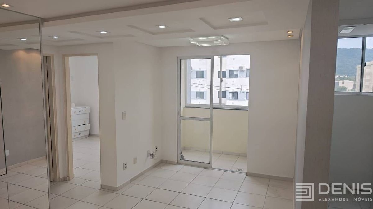 Apto - 2 Qts - Sacada c/ Chur - Espinheiros - Itajaí/SC