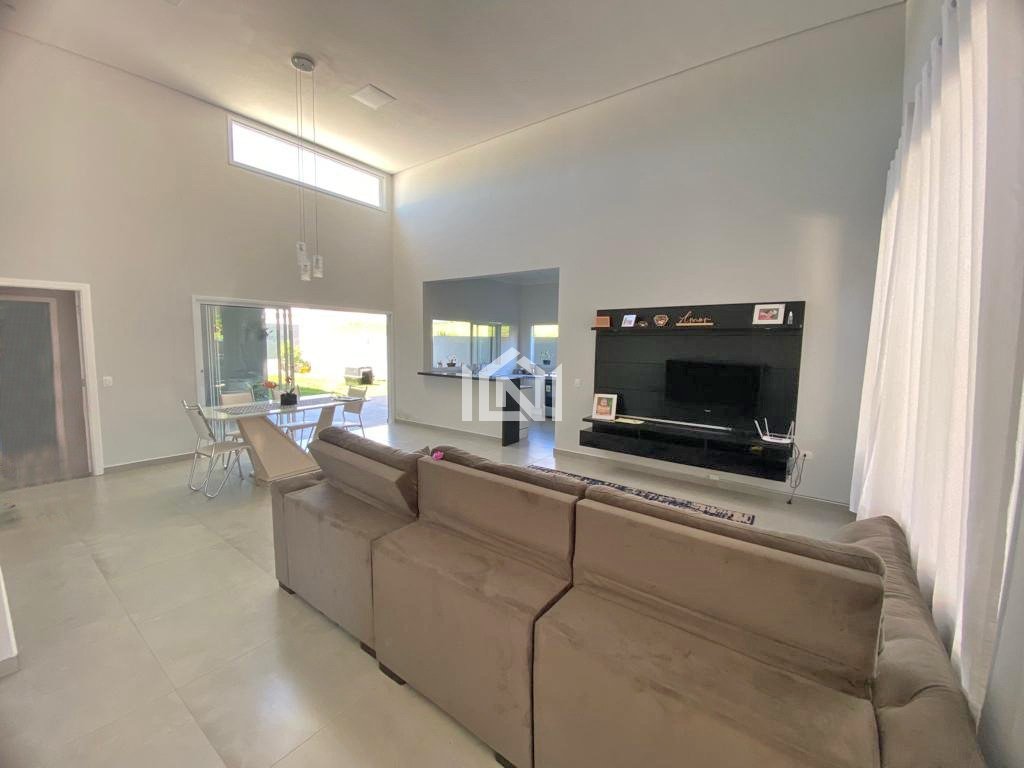 casa terrea a venda no condominio santa adelia sala tv