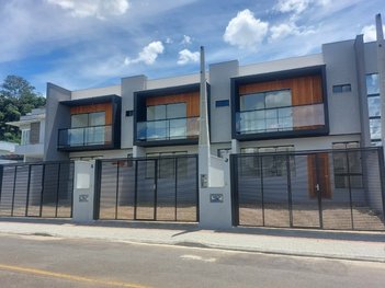 house em Rua Henrique Brikau, Jardim Sofia - Joinville - SC