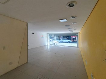 business em Rua General Neto, Centro - Pelotas - RS