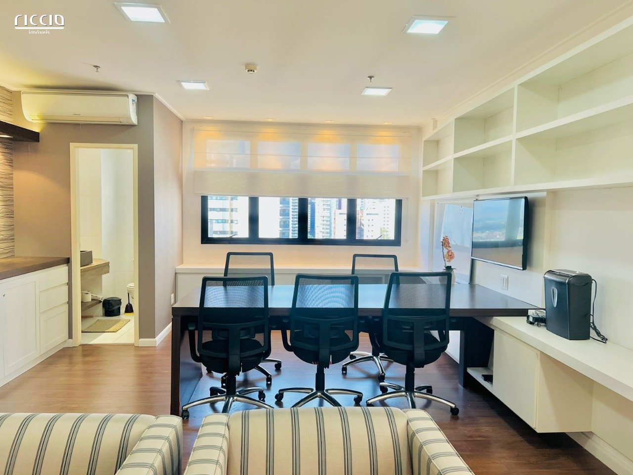 4b4f7d2c-5f01-4d51-ab09-f87ae4296103