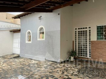 house em Rua Isaac de Oliveira, Santa Mônica - Uberlândia - MG