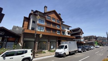 business em Avenida Borges de Medeiros, Centro - Gramado - RS