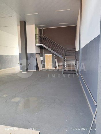 industrial em Avenida Tonico Rezende, Jardim Europa - Uberlândia - MG