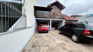 house em Rua Antônio Ártico, Centro - Caxias do Sul - RS