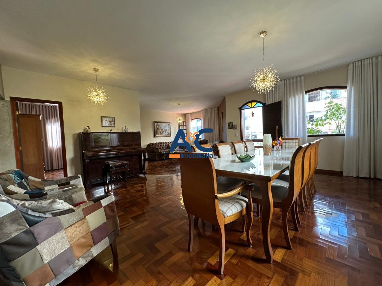 Casa com 4 quartos — Castelo, Belo Horizonte