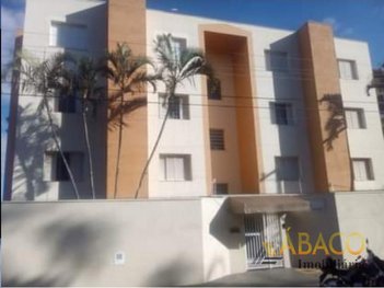 apartment em Rua Rafael de Senzi, Jardim São João Batista - São Carlos - SP