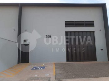 business em Avenida Wilson Rodrigues da Silva, Loteamento Residencial Pequis - Uberlândia - MG