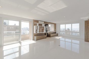 apartment em Rua Carlos Trein Filho, Auxiliadora - Porto Alegre - RS