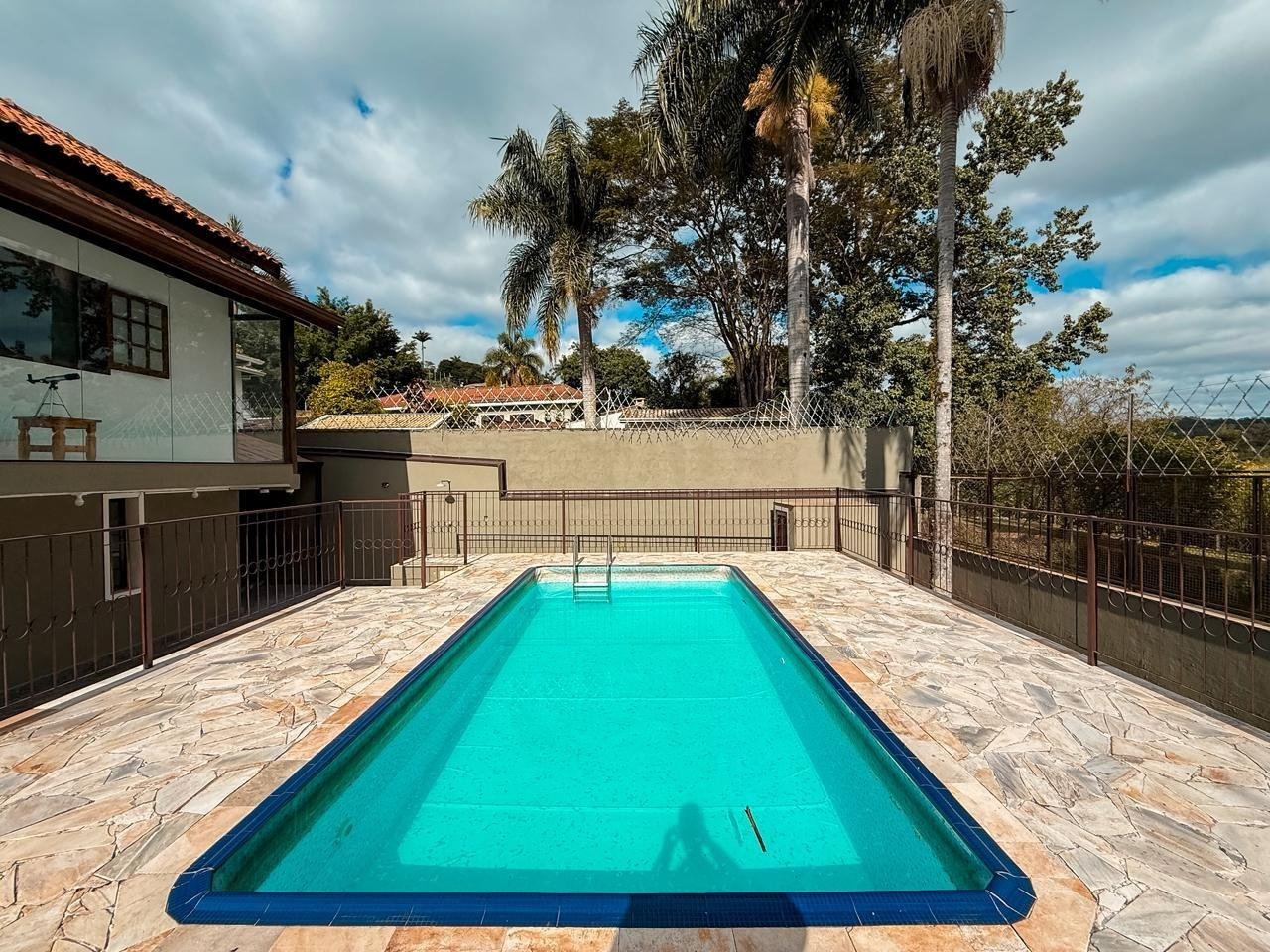 casa a venda no condominio terras do madeira - piscina