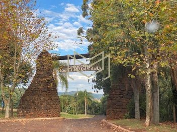 house em Rodovia BR-282, Trevo - Chapecó - SC