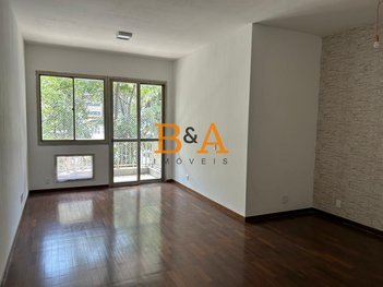 apartment em Rua das Laranjeiras, Laranjeiras - Rio de Janeiro - RJ
