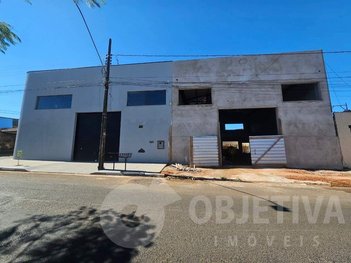 industrial em Avenida Serra Bodoquena, Laranjeiras - Uberlândia - MG
