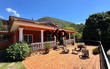 house em Avenida Country Club, Nogueira - Petrópolis - RJ