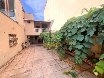 house em Rua Berlim, Parque Recreio - Contagem - MG