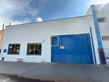 office em Rua José Bonifácio, Centro - Mococa - SP