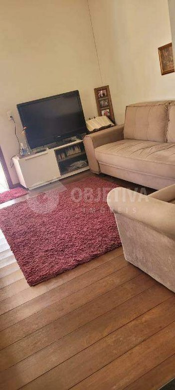 house em Avenida Terezina, Umuarama - Uberlândia - MG