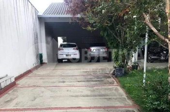 house em Rua Ladário Cardoso, Presidente Roosevelt - Uberlândia - MG