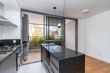 apartment em Rua Mariano Torres, Centro - Curitiba - PR