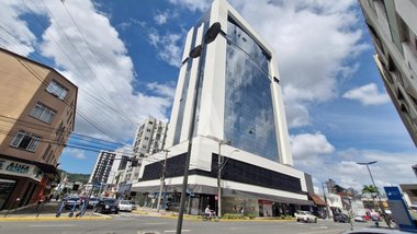 office em Rua Blumenau, América - Joinville - SC