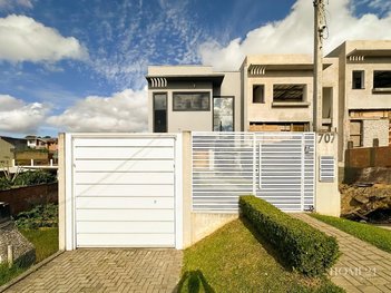 house em Rua Bandeirantes, Sítio Cercado - Curitiba - PR