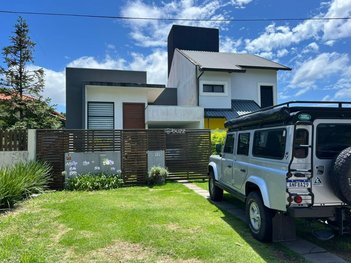 house em Rua Silvio Lopes Araújo, Rio Tavares - Florianópolis - SC