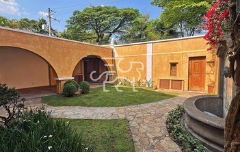 house em Rua Bucareste, Jardim Europa - São Paulo - SP