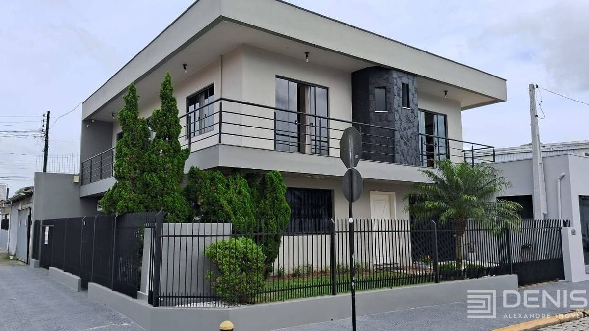 Casa - 1 Suíte + 2 Qts - Mobiliada - São João - Itajaí/SC