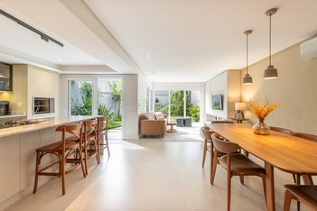 apartment em Rua Monte Alverne, Chácara das Pedras - Porto Alegre - RS