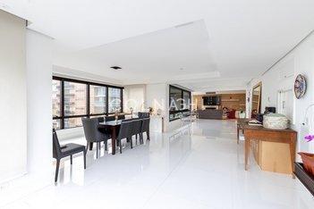 apartment em Avenida Coronel Lucas de Oliveira, Boa Vista - Porto Alegre - RS
