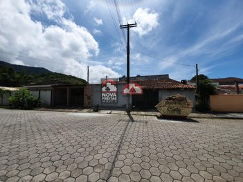 house em Rua Comendador Salvador Lyria Lopes, Martim de Sá - Caraguatatuba - SP