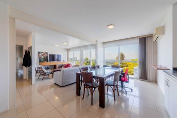 apartment em Rua Carlos Huber, Três Figueiras - Porto Alegre - RS