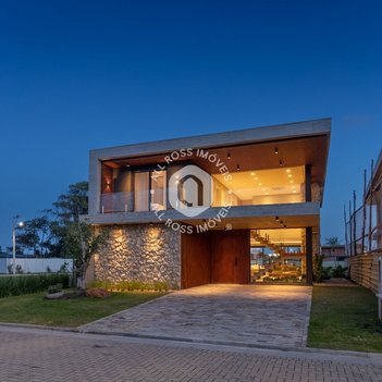 house em Rua Pedro Hygino da Silveira, Centro - Xangri-Lá - RS