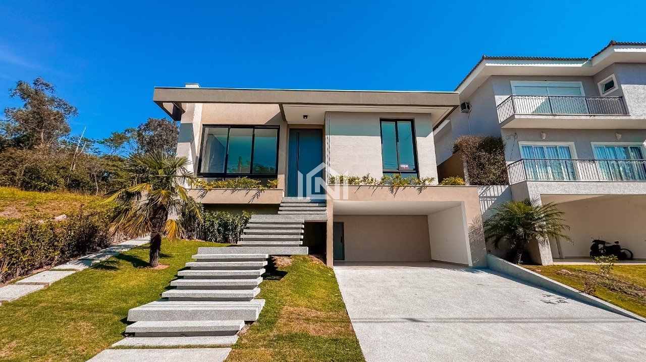 Casa a venda no condominio Santa Maria - Fachada
