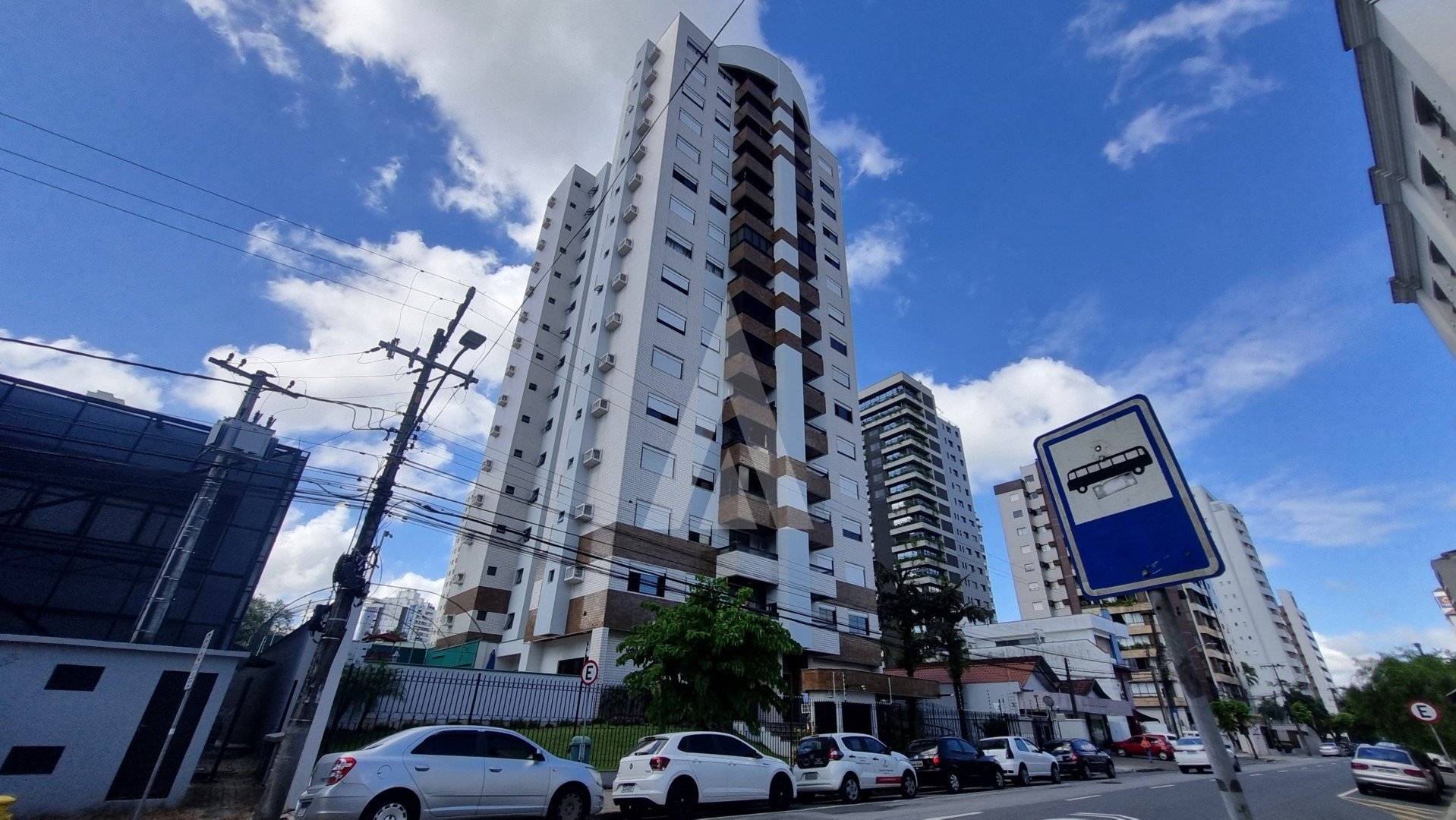 FACHADA 1