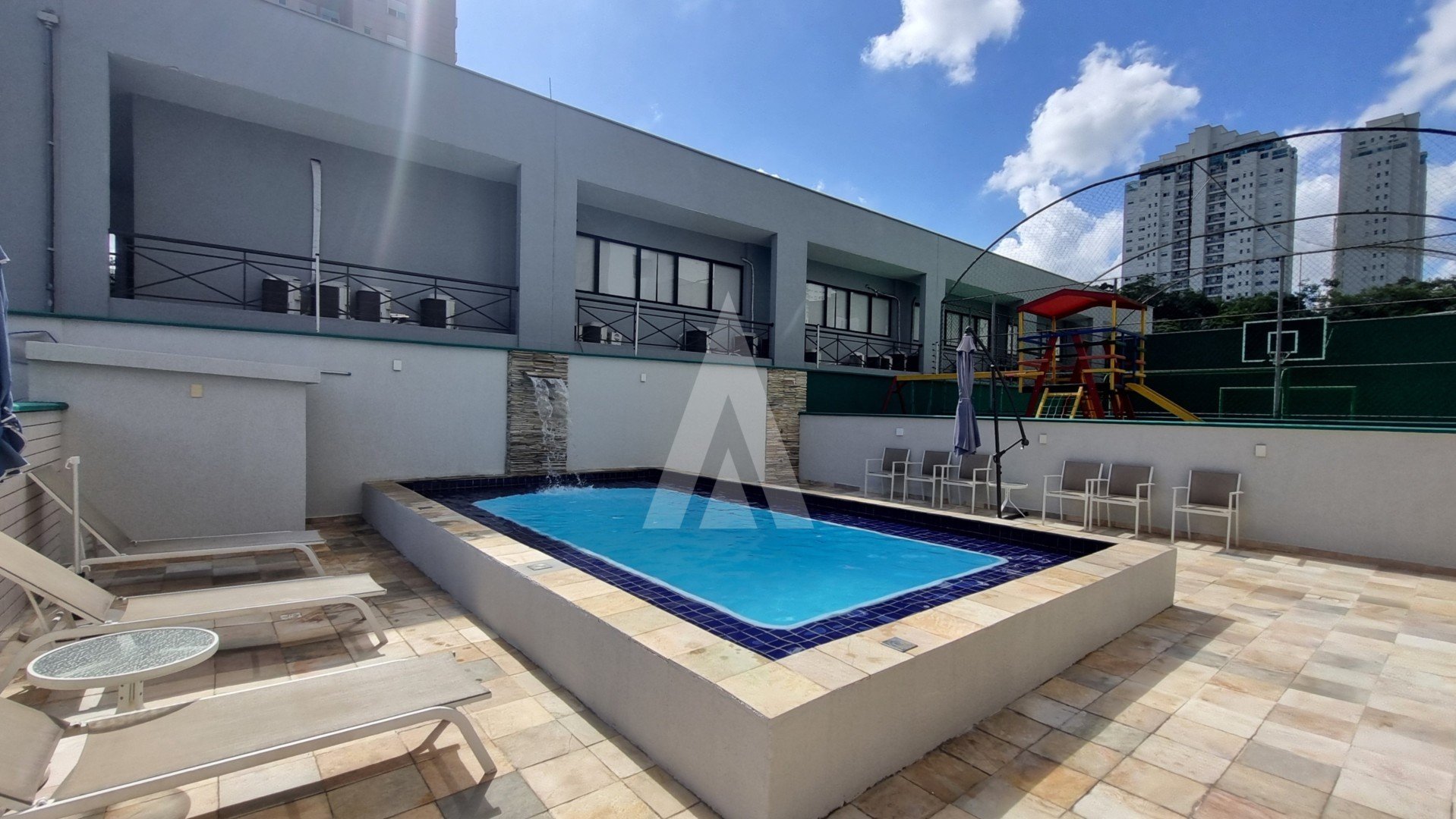 PISCINA L2